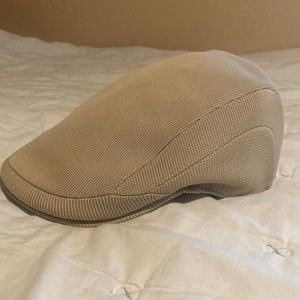 Like new Kangol beret hat